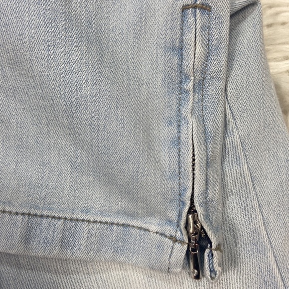 White House Black Market Ankle Length Light Blue Denim Jeans with Zipper Detail - Picture 9 of 12